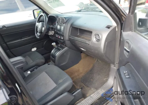 2013 Jeep Patriot Latitude z USA, uszkodzony, nr VIN 1C4NJRFB8DD228648